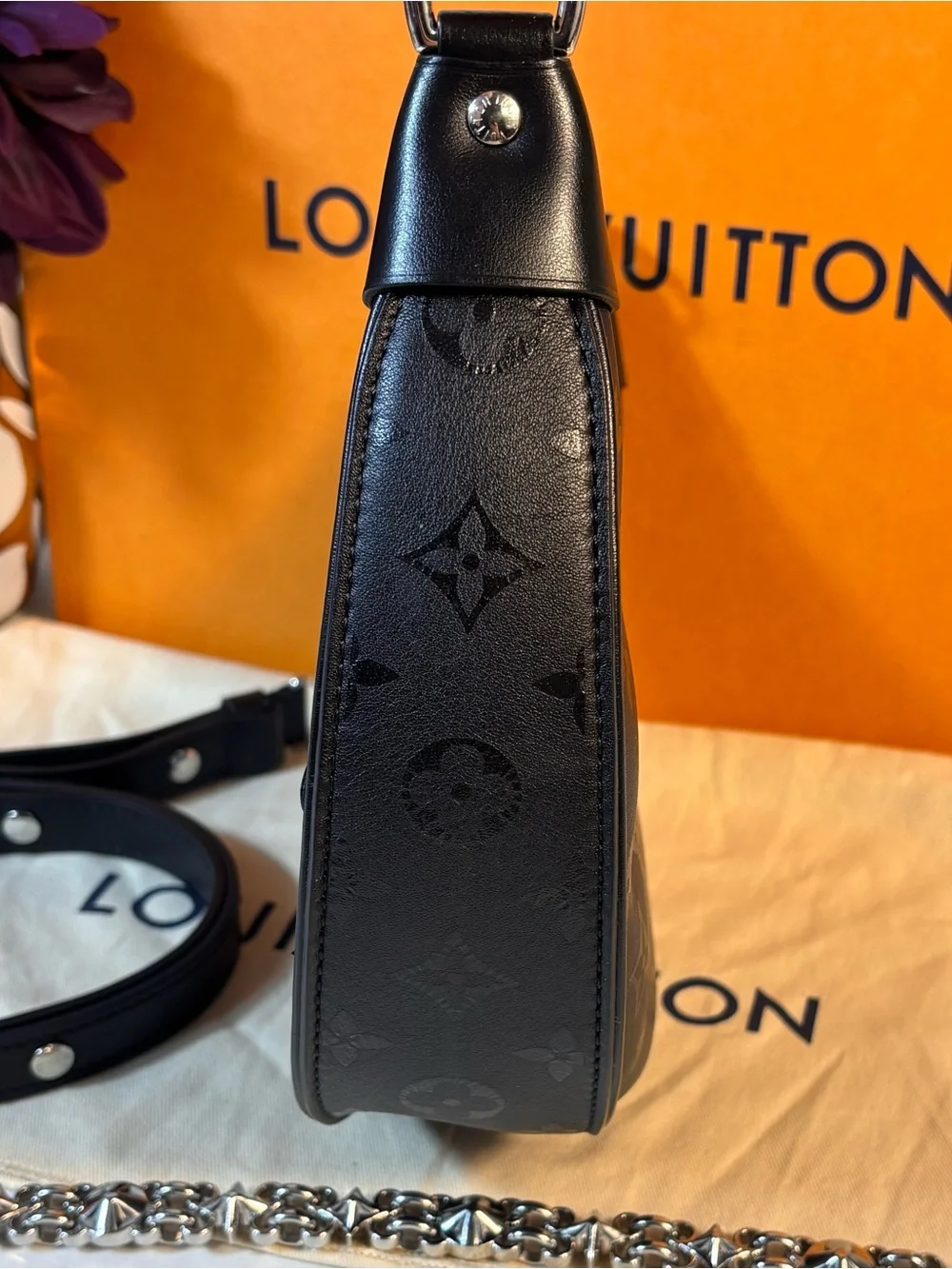 Louis Vuitton excellent chain